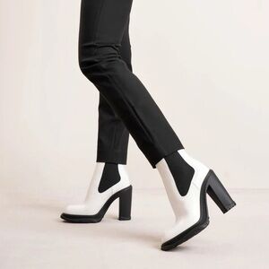 ALEXANDER MCQUEEN PATENT LEATHER WHITE BLACK TREAD HEELED MOD ANKLE BOOTS